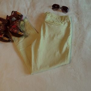 JCP yellow capri ankle pant - size 6